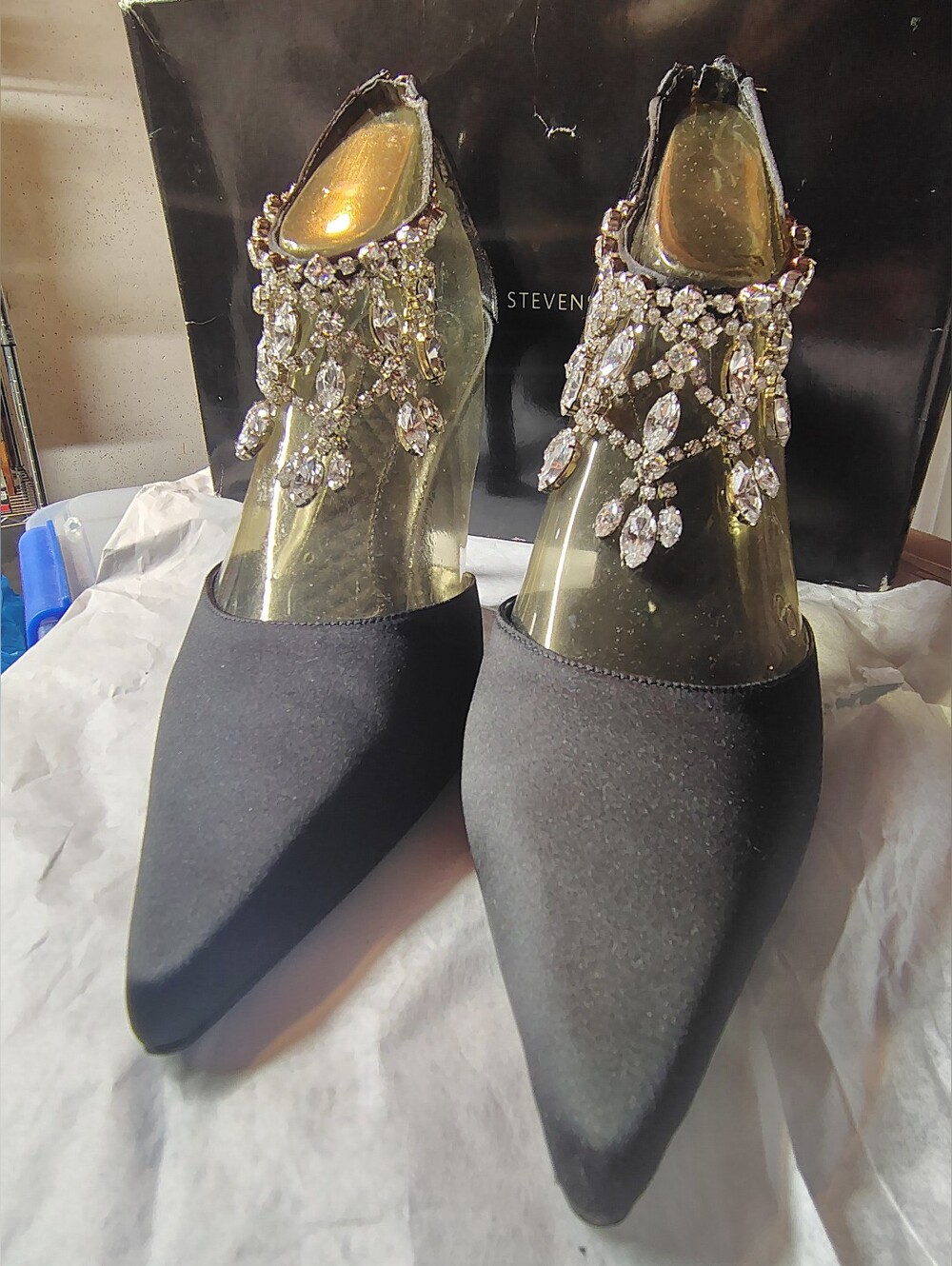 Valerie Stevens Helena Satin Pump W/Crystal Strap - Size 7.5